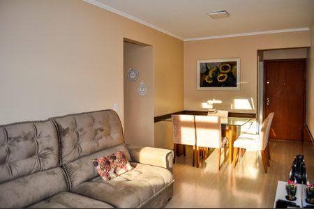 Apartamento à venda com 77m², 2 quartos e 1 vagaSala