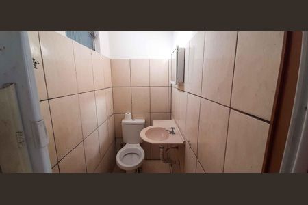 Casa para alugar com 90m², 2 quartos e 2 vagasBanheiro da Suíte