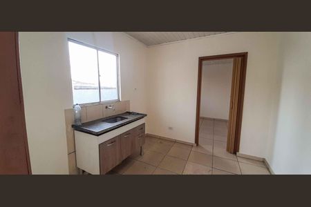 Casa para alugar com 90m², 2 quartos e 2 vagasCozinha