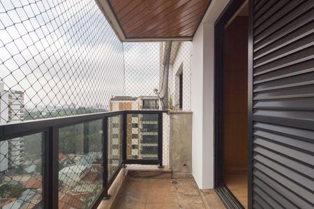 Apartamento à venda com 395m², 4 quartos e 4 vagasVaranda - Suíte 2