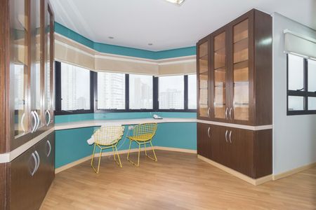 Apartamento à venda com 395m², 4 quartos e 4 vagasEscritório