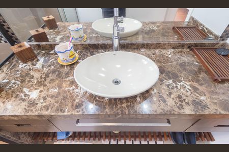 Apartamento à venda com 395m², 4 quartos e 4 vagasBanheiro 2 - Suíte 2