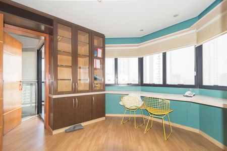 Apartamento à venda com 395m², 4 quartos e 4 vagasEscritório