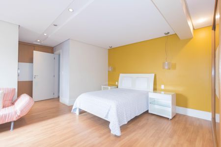 Apartamento à venda com 395m², 4 quartos e 4 vagasSuíte 2