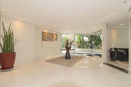 Apartamento à venda com 395m², 4 quartos e 4 vagasHall social