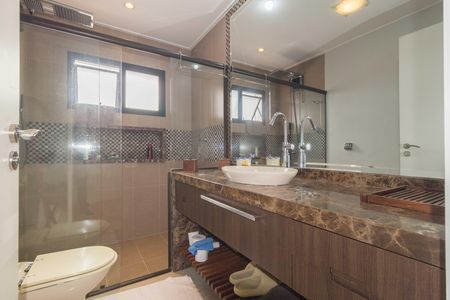 Apartamento à venda com 395m², 4 quartos e 4 vagasBanheiro 2 - Suíte 2