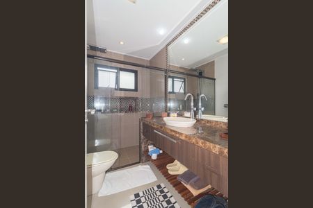 Apartamento à venda com 395m², 4 quartos e 4 vagasBanheiro 2 - Suíte 2