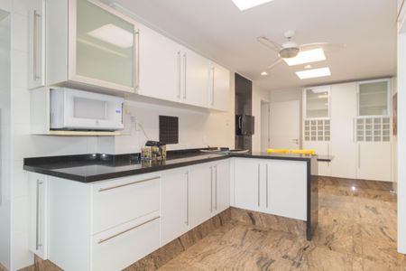 Apartamento à venda com 395m², 4 quartos e 4 vagasCozinha