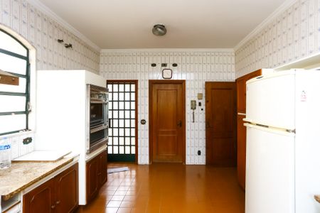 Casa à venda com 750m², 8 quartos e 12 vagas Casa à venda com 750m², 8 quartos e 12 vagasCozinha