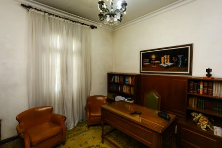 Casa à venda com 750m², 8 quartos e 12 vagas Casa à venda com 750m², 8 quartos e 12 vagasEscritório