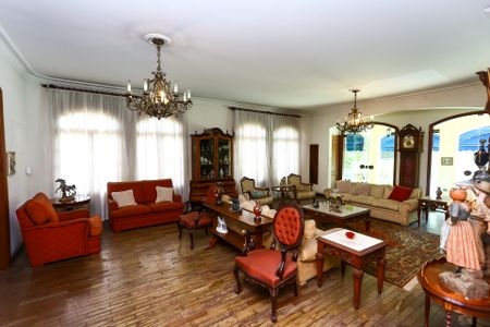 Casa à venda com 750m², 8 quartos e 12 vagas Casa à venda com 750m², 8 quartos e 12 vagasSala 1