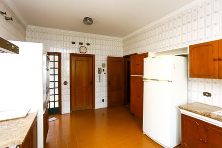 Casa à venda com 750m², 8 quartos e 12 vagas Casa à venda com 750m², 8 quartos e 12 vagasCozinha