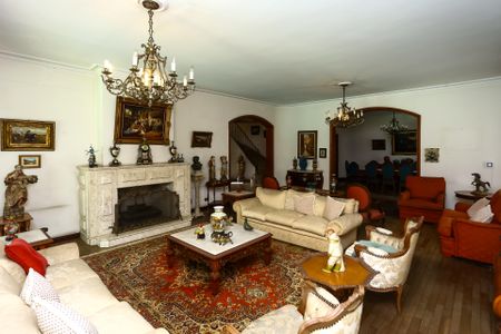 Casa à venda com 750m², 8 quartos e 12 vagas Casa à venda com 750m², 8 quartos e 12 vagasSala 1