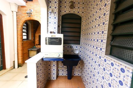 Casa à venda com 750m², 8 quartos e 12 vagas Casa à venda com 750m², 8 quartos e 12 vagasÁrea de Serviço