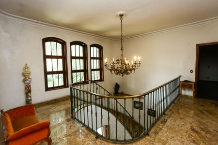 Casa à venda com 750m², 8 quartos e 12 vagas Casa à venda com 750m², 8 quartos e 12 vagashall dos quartos