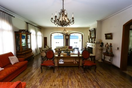 Casa à venda com 750m², 8 quartos e 12 vagas Casa à venda com 750m², 8 quartos e 12 vagasSala 3