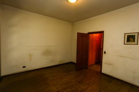 Casa à venda com 750m², 8 quartos e 12 vagas Casa à venda com 750m², 8 quartos e 12 vagasSuíte 2