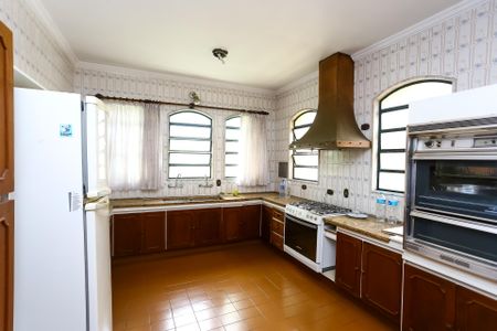 Casa à venda com 750m², 8 quartos e 12 vagas Casa à venda com 750m², 8 quartos e 12 vagasCozinha