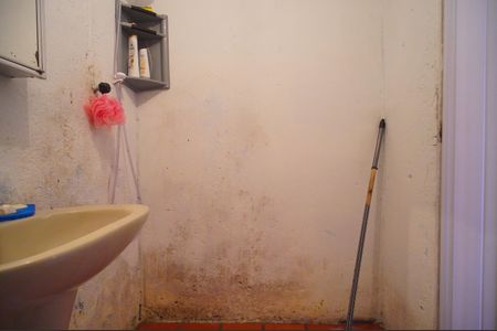 Casa à venda com 140m², 3 quartos e 1 vagaBanheiro 2