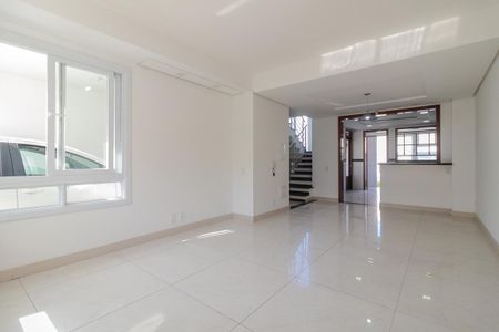 Casa à venda com 178m², 3 quartos e 2 vagasSala