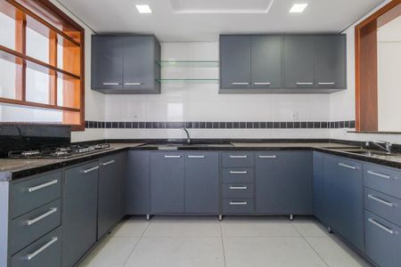 Casa à venda com 178m², 3 quartos e 2 vagasCozinha