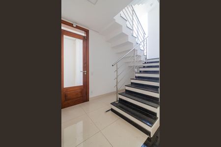 Casa à venda com 178m², 3 quartos e 2 vagasCorredor