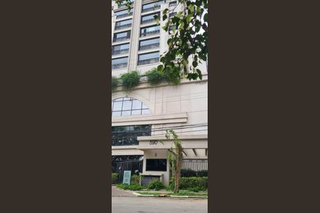 Apartamento à venda com 71m², 2 quartos e 2 vagasFachada e portaria