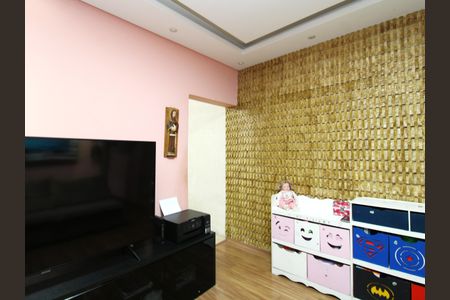 Casa à venda com 65m², 2 quartos e 2 vagasSala