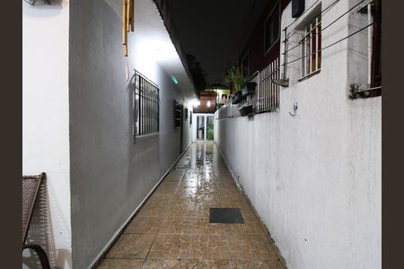 Casa à venda com 65m², 2 quartos e 2 vagasCorredor Lateral