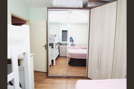 Casa à venda com 65m², 2 quartos e 2 vagasQuarto