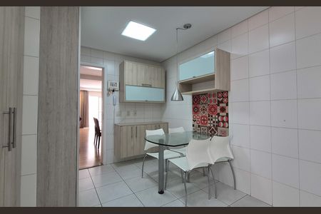 Apartamento à venda com 130m², 3 quartos e 2 vagasCozinha