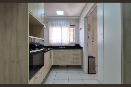 Apartamento à venda com 130m², 3 quartos e 2 vagasCozinha