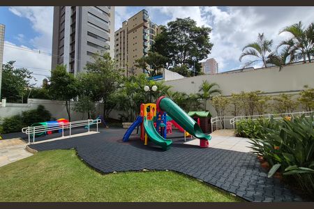 Apartamento à venda com 130m², 3 quartos e 2 vagasÁrea comum - Playground