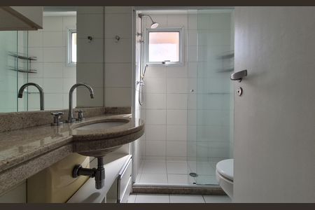 Apartamento à venda com 130m², 3 quartos e 2 vagasBanheiro da suíte 3
