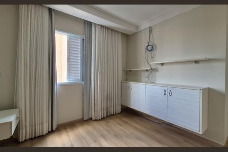 Apartamento à venda com 130m², 3 quartos e 2 vagasSuíte 3
