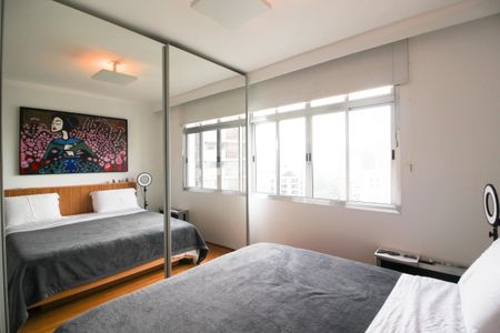 Apartamento à venda com 180m², 4 quartos e 2 vagas Apartamento à venda com 180m², 4 quartos e 2 vagasSuíte 1