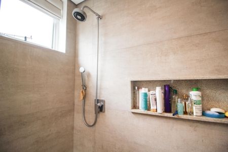 Apartamento à venda com 180m², 4 quartos e 2 vagas Apartamento à venda com 180m², 4 quartos e 2 vagasBanheiro da Suíte 1