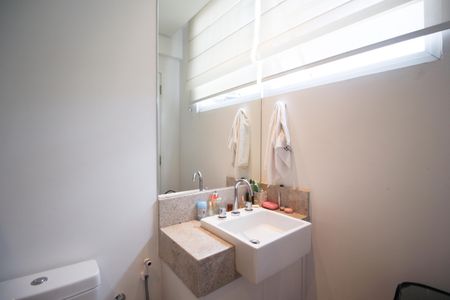 Apartamento à venda com 180m², 4 quartos e 2 vagas Apartamento à venda com 180m², 4 quartos e 2 vagasBanheiro da Suíte 2