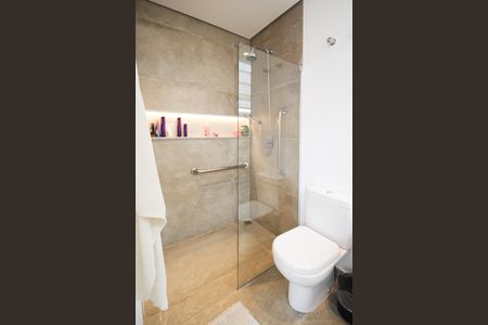 Apartamento à venda com 180m², 4 quartos e 2 vagas Apartamento à venda com 180m², 4 quartos e 2 vagasBanheiro da Suíte 2