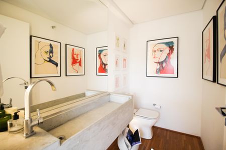 Apartamento à venda com 180m², 4 quartos e 2 vagas Apartamento à venda com 180m², 4 quartos e 2 vagasLavabo