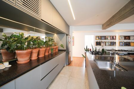 Apartamento à venda com 180m², 4 quartos e 2 vagas Apartamento à venda com 180m², 4 quartos e 2 vagasCozinha