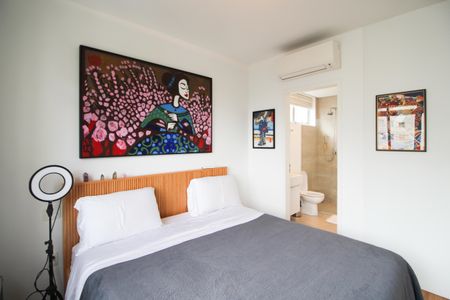 Apartamento à venda com 180m², 4 quartos e 2 vagas Apartamento à venda com 180m², 4 quartos e 2 vagasSuíte 1