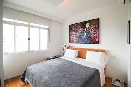 Apartamento à venda com 180m², 4 quartos e 2 vagas Apartamento à venda com 180m², 4 quartos e 2 vagasSuíte 1