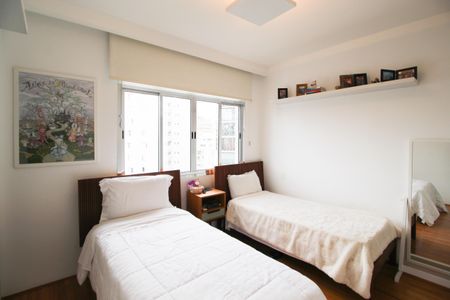 Apartamento à venda com 180m², 4 quartos e 2 vagas Apartamento à venda com 180m², 4 quartos e 2 vagasSuíte 2