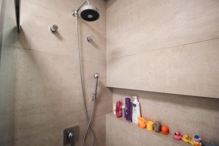 Apartamento à venda com 180m², 4 quartos e 2 vagas Apartamento à venda com 180m², 4 quartos e 2 vagasBanheiro da Suíte 4