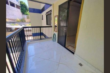 Apartamento à venda com 74m², 2 quartos e 1 vaga