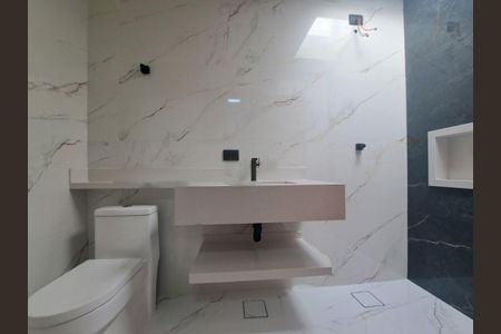 Casa à venda com 165m², 3 quartos e 3 vagas