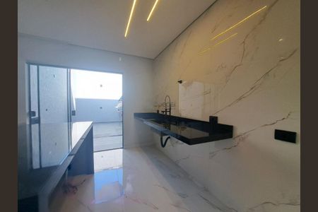 Casa à venda com 165m², 3 quartos e 3 vagas