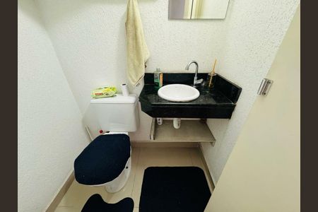 Casa à venda com 75m², 3 quartos e 2 vagas