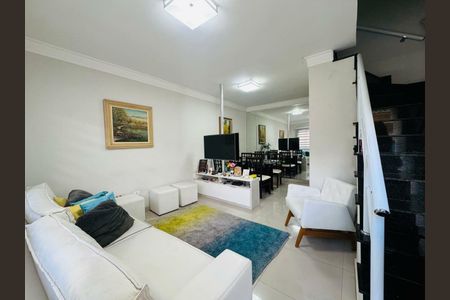 Casa à venda com 75m², 3 quartos e 2 vagas